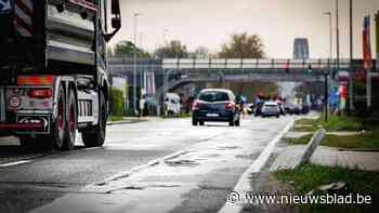 Aannemer vernieuwt na paasvakantie slecht stuk Antwerpsesteenweg: werken gebeuren ‘s nachts