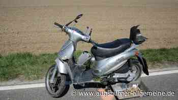 Auto drängt Rollerfahrer (86) von der Straße