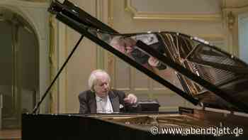 Laeiszhalle: Grigory Sokolov enttäuscht erst, dann überzeugt er