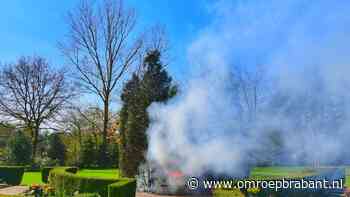 Brand op kerkhof: wegbranden van onkruid loopt verkeerd af