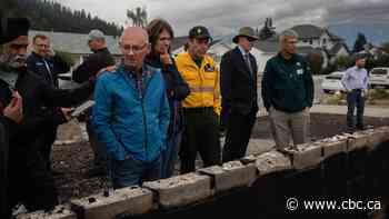 Canadian mayors push federal leaders for action on climate, not pipelines