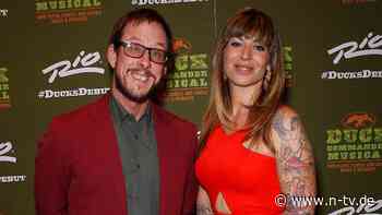 Vorwurf des versuchten Mordes: Frau des Weezer-Bassisten ist auf Kaution frei