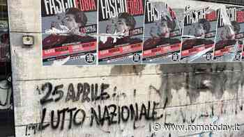 "25 aprile lutto nazionale": scritta fascista davanti al liceo. Il municipio: "Rimossa"