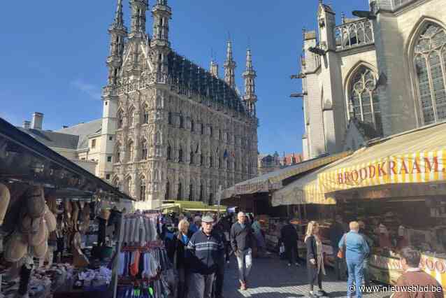 Marktkramers bezorgd over gevolgen van  grote evenementen voor hun klanten: “Leuk voor de stad, maar wij moeten wéér verhuizen”