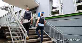 Duisburg: Vier Jugendliche sollen hinter Drohmail an Schule stecken