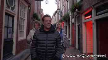Gerard Joling bezoekt de rosse buurt in Alkmaar: 'Hier zitten de meisjes van plezier'