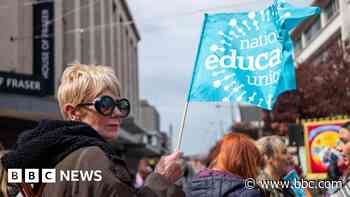 Teachers in England say they would strike over pay