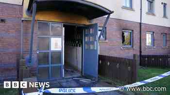 Woman dies in hospital after Paisley flat fire