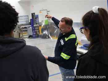 Springfield High School STEM students tour TekniPlex Global Innovation Center