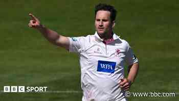 Somerset slump after bowling out Sussex