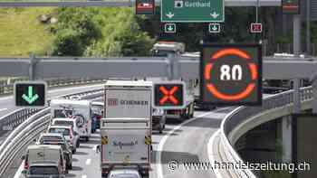 11 Kilometer Stau vor dem Gotthard Nordportal