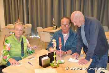 Ruilbeurs helpt verzamelaars aan ontbrekende stickers voor historisch boek