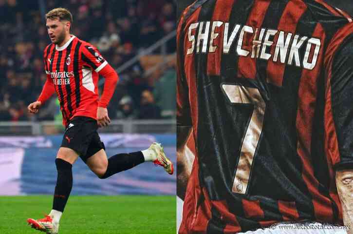 Santiago Giménez lucha en contra una maldición en AC Milan