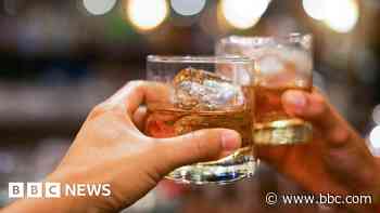 Persistent alcohol death rise a 'crisis' - study