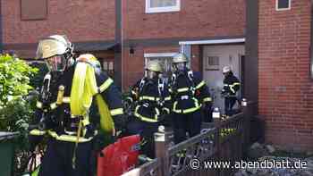 Feuerwehr rettet Mensch aus brennender Küche in Lohbrügge