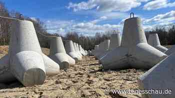 Panzersperren und Minenstreifen sollen Polen schützen