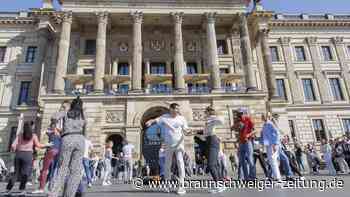 Salsa-Flashmob vor dem Schloss: Ein Hauch von Kuba in Braunschweig