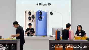 Apple has few incentives to start making iPhones in U.S., despite Trump's trade war with China