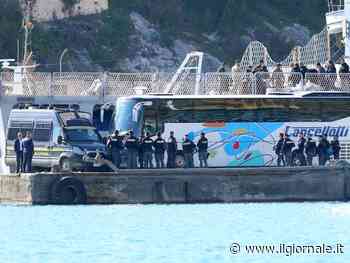 Stupratori, drogati e clandestini socialmente pericolosi: ecco chi sono i 40 di Gjader