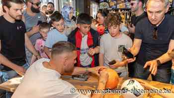 Ex-Nationalspieler Lukas Podolski eröffnet Mangal-Döner in Augsburg