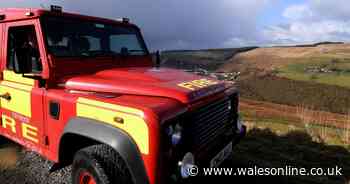 Wildfire above Welsh train station sees fire service tell residents to 'shut windows and doors'