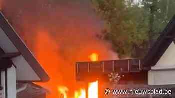 Tuinhuis brandt af op Koolmijnlaan in Heusden-Zolder