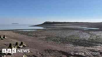 Beach visitor warning over danger of incoming tide