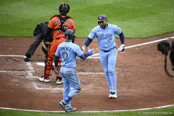 Orioles rally from 3-run deficit, edge Toronto 5-4 despite ex-teammate Santander’s home run
