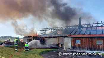 Landwirtschaftliche Tenne in Flammen – Schaden im sechsstelligen Bereich