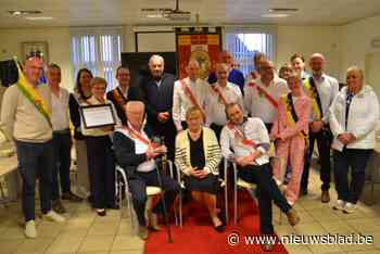 Ruiters uit Roborst en Saint-Sauveur redden kostbaar schrijn en relieken uit handen van rovers. “Daar, in 1724, liggen de wortels van onze Sint-Hermesgilde”