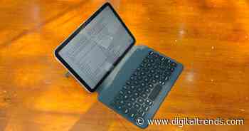 I tried a tiny iPad mini keyboard. I was a bewildering experience.