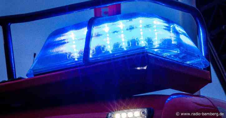 Brandserie an Recyclingcontainern und Autos