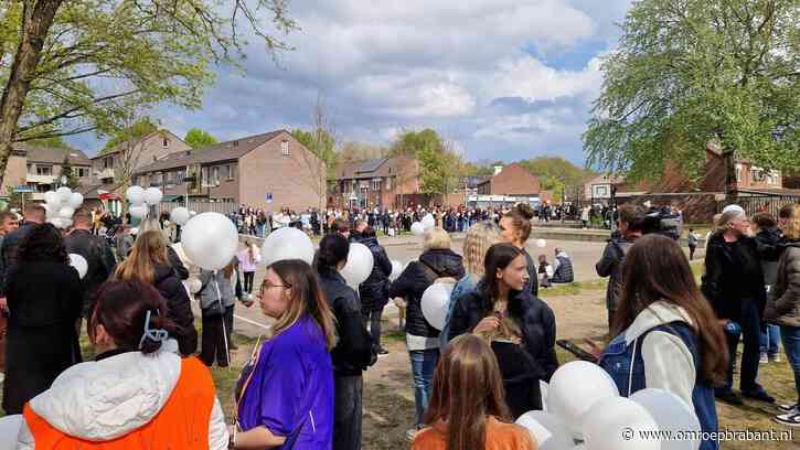 Honderden mensen bij stille tocht voor gepeste Nina (14)