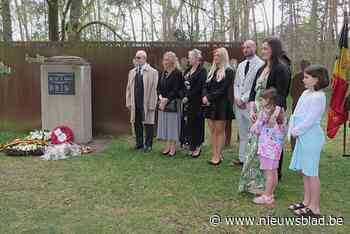 Familie van navigator Pilot Officer Winter op herdenking van gecrashte bommenwerper