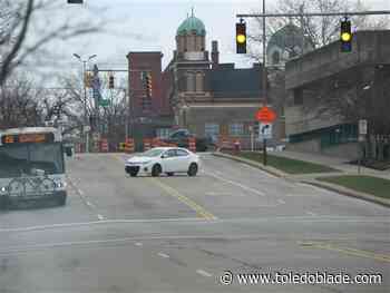 Drivers U-turn on Superior because of sign shortage; plan ahead for flights from Metro