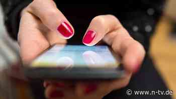 Schmerzhafte Smartphone-Nutzung: Zu viel am Tippen und Scrollen? Das hilft gegen den "Handy-Daumen"