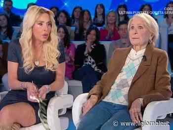 Domenica In, gelo tra Valeria Marini e sua madre Gianna Orrù