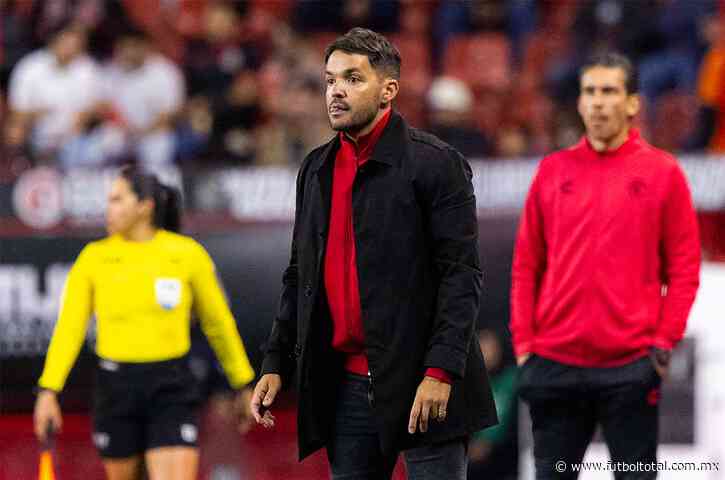 Nicolás Larcamón saca a relucir una de las joyas de Chivas