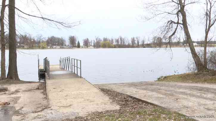 Man drowns after boat capsizes in Whitley County