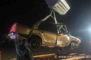Gecrashte auto opgemerkt in gracht, passant verwittigt hulpdiensten: “Na een korte zoektocht kwam de bestuurder ter plaatse”