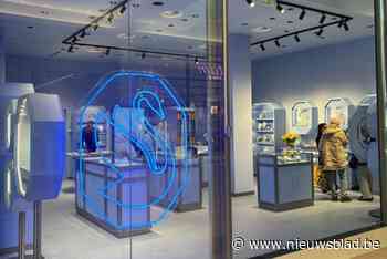 Juwelier Swarovski opent deuren in Waasland Shopping: “Bezoek van internationale ontwerper”