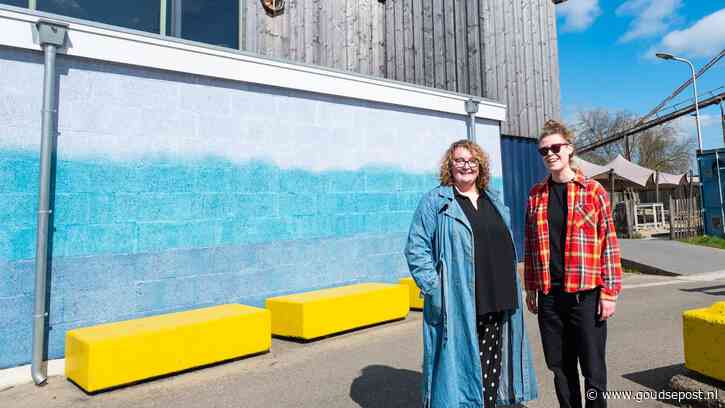 Muurschildering ‘Geef vrijheid door’ op Goudasfalt: ‘Iedereen kan meeschilderen’