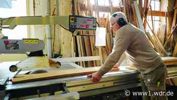 Tischlerlehre mit über 60: Ein besonderer Azubi aus Aachen