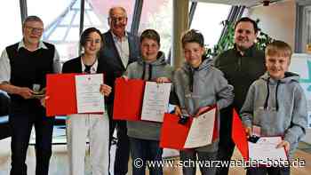 Erfolge bei „Jugend forscht“: Nagolder Ehrennadel für vier junge Forscher