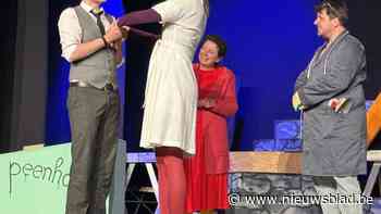 Tilia brengt absurde komedie Dwazen