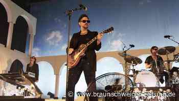 Halb erfundene Band entfacht Italo-Pop-Fieber in Braunschweig