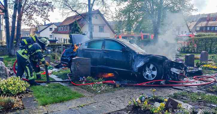 86-Jähriger baut Autounfall auf Friedhof – Gräber verwüstet