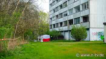 Erst Streit, dann Schubser?: 15-Jähriger von Balkon gestürzt: Polizei vermutet Verbrechen