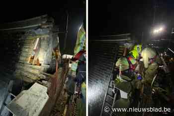 Dakbrand treft historisch waterkasteel: “Inferno net op tijd vermeden”