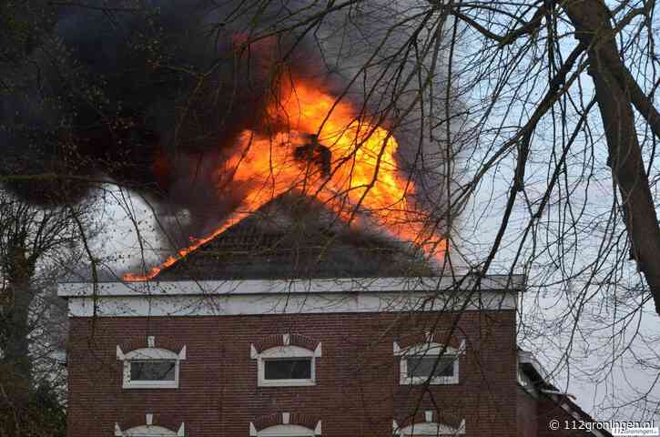 Grote brand in woonboerderij Valthermond, inzet droneteam (Video)